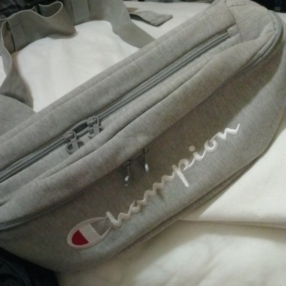 Champion Fanny Pack - Picture 2 of 4